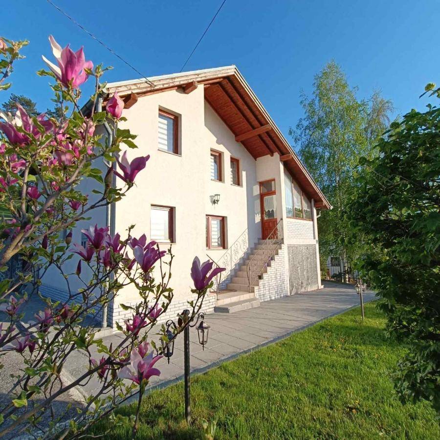 Holiday Home Green Sarajevo Exteriör bild